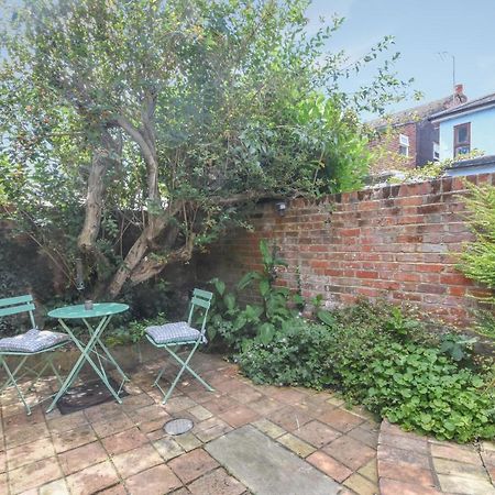 Unique Period One Bedroom House In Colchester Exterior photo